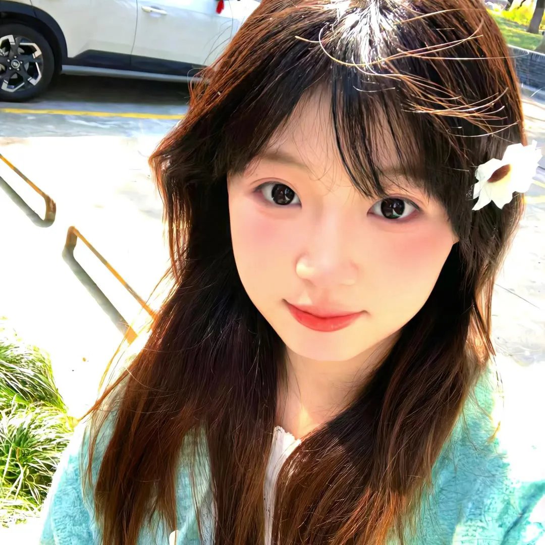 深深腥红